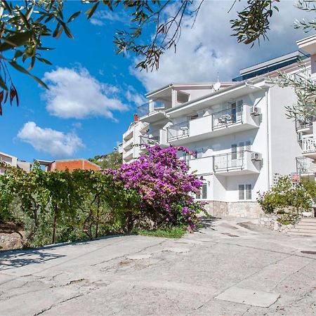 Apartments And Rooms Nikola Omis Exterior photo