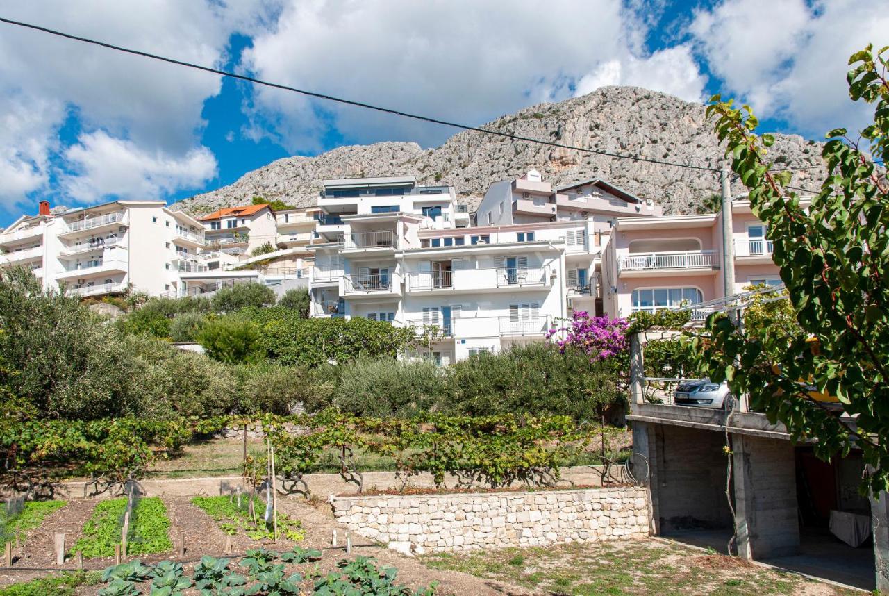 Apartments And Rooms Nikola Omis Exterior photo