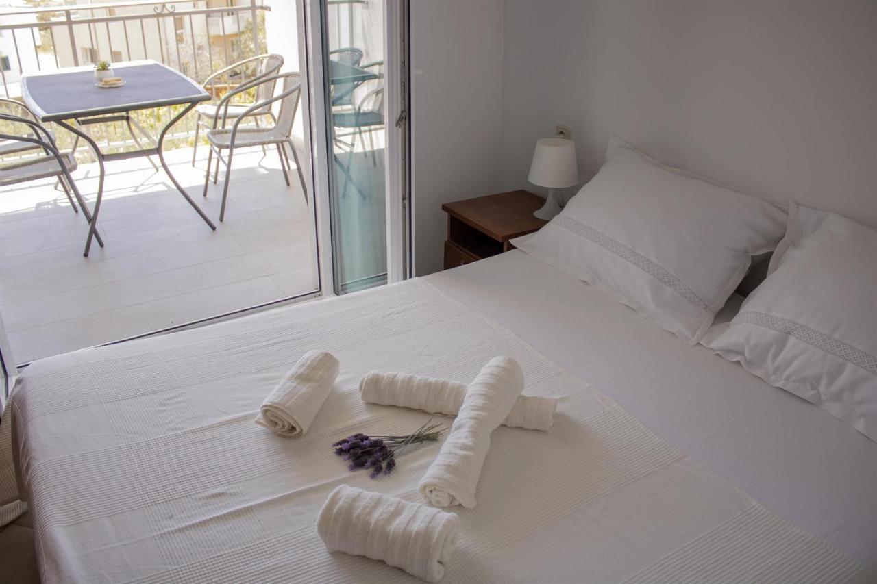 Apartments And Rooms Nikola Omis Exterior photo