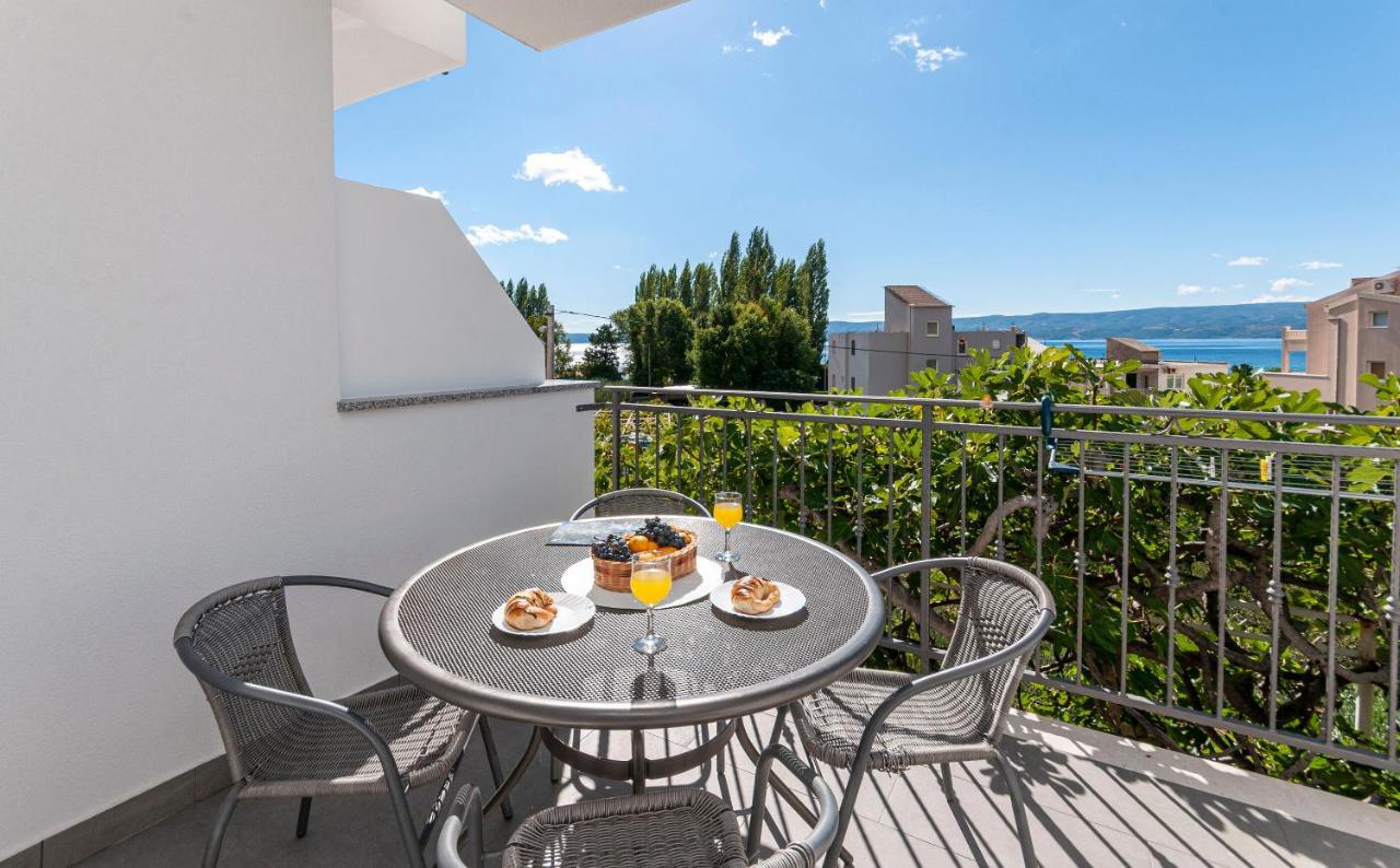 Apartments And Rooms Nikola Omis Exterior photo