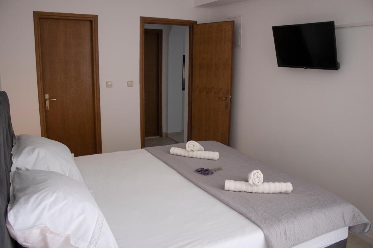 Apartments And Rooms Nikola Omis Exterior photo