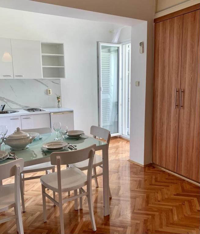 Apartments And Rooms Nikola Omis Exterior photo