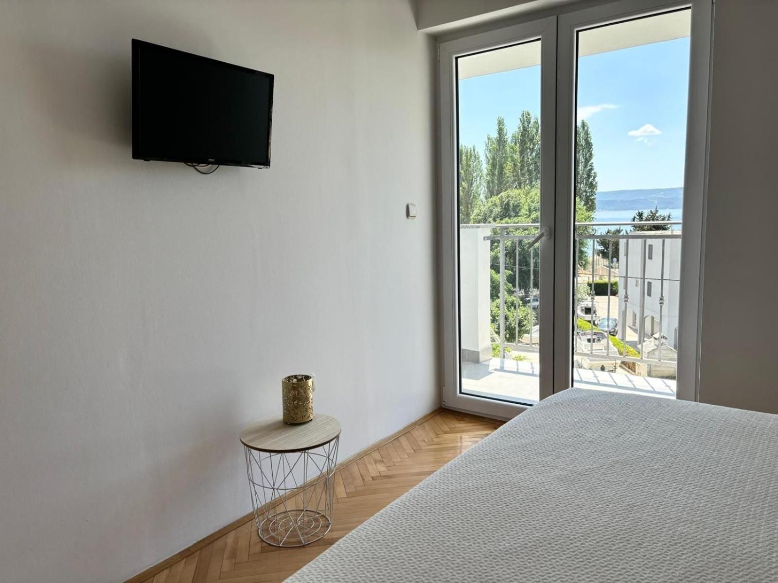 Apartments And Rooms Nikola Omis Exterior photo