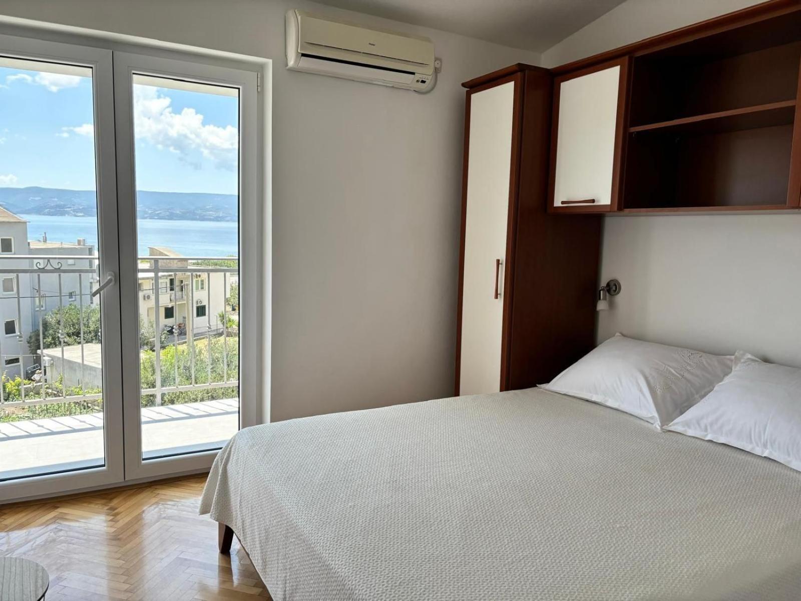 Apartments And Rooms Nikola Omis Exterior photo